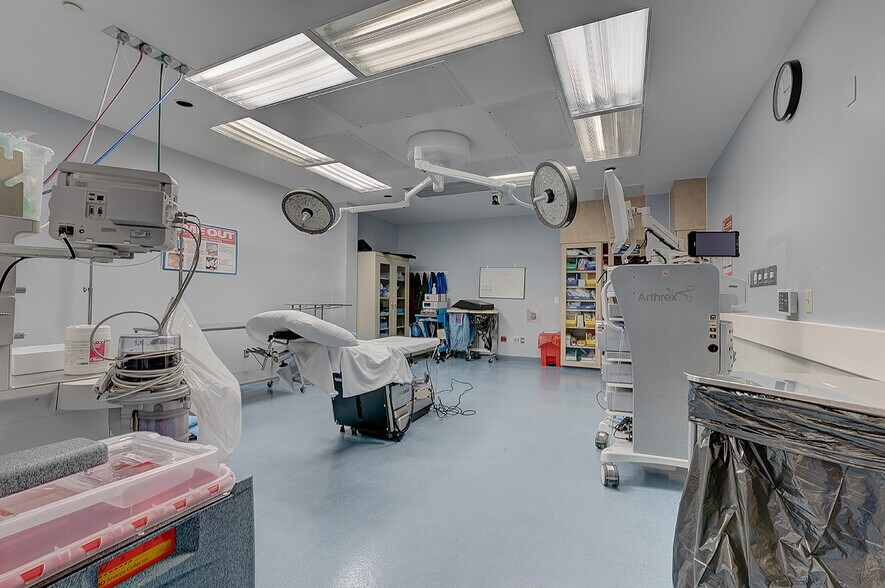 More Photos Of 855 Lehigh Ave, Union Township Office For Lease