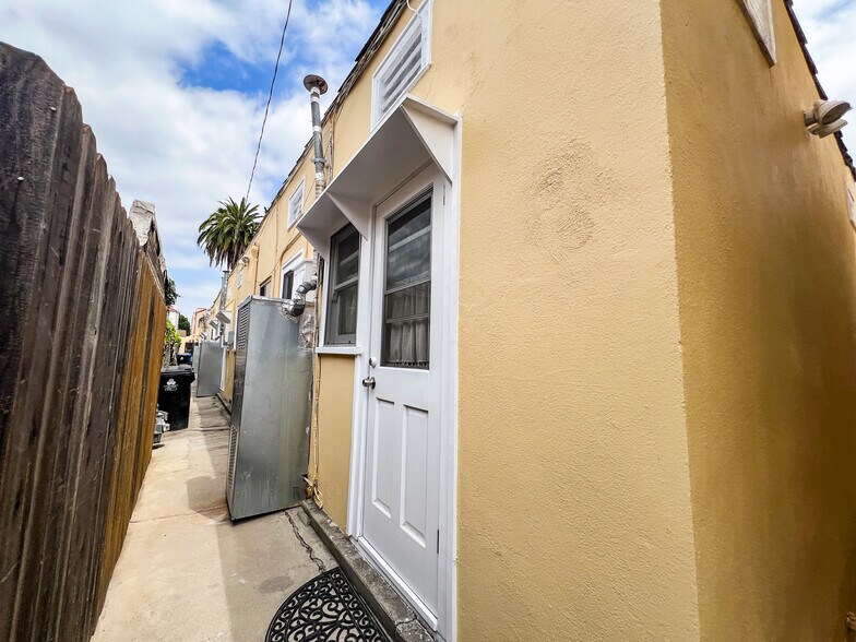 More Photos Of 1845 New Hampshire Ave, Los Angeles Apartments For Sale