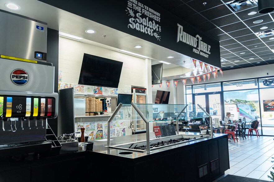 More Photos Of 1430 N Interstate 35, San Marcos Storefront For Lease