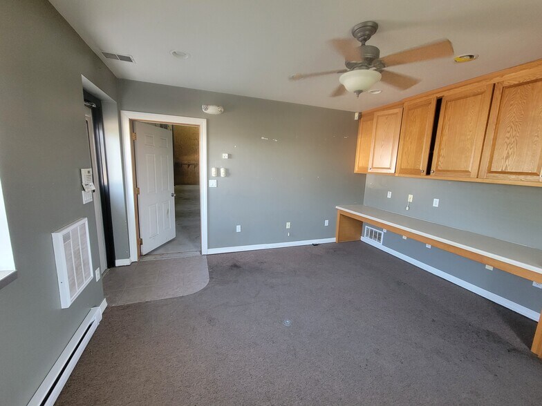 More Photos Of 3165 Yeager Dr, Green Bay Unknown For Lease