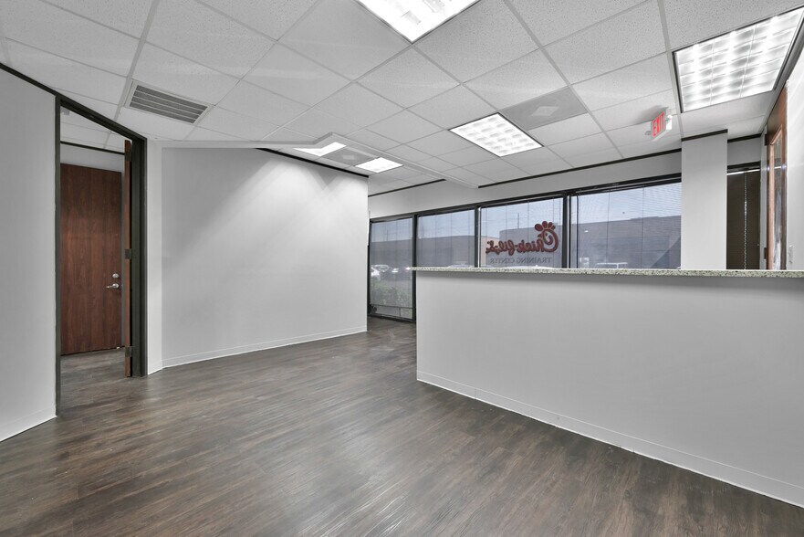 More Photos Of 25307 I-45, Spring Medical For Lease