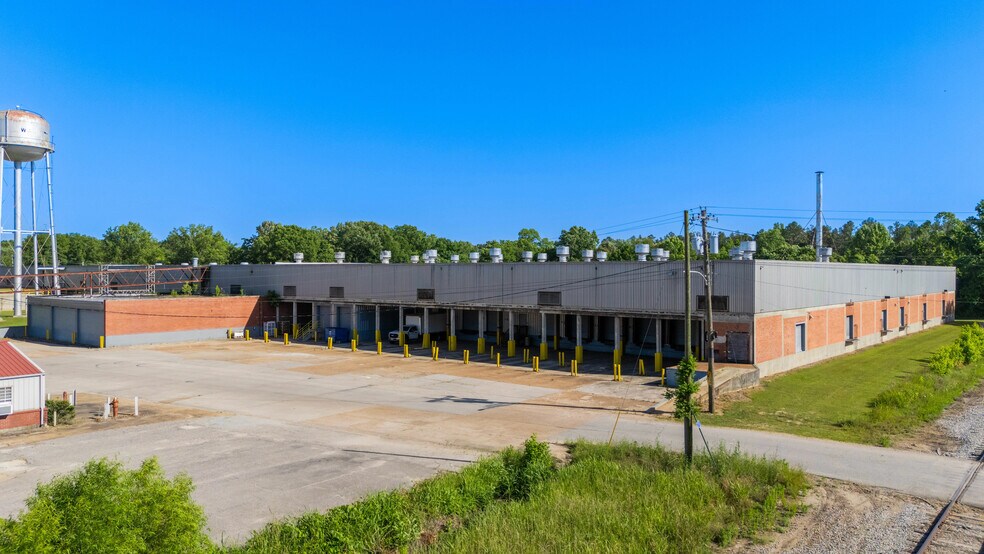 More Photos Of 501 W 10th St, Trenton Warehouse For Lease