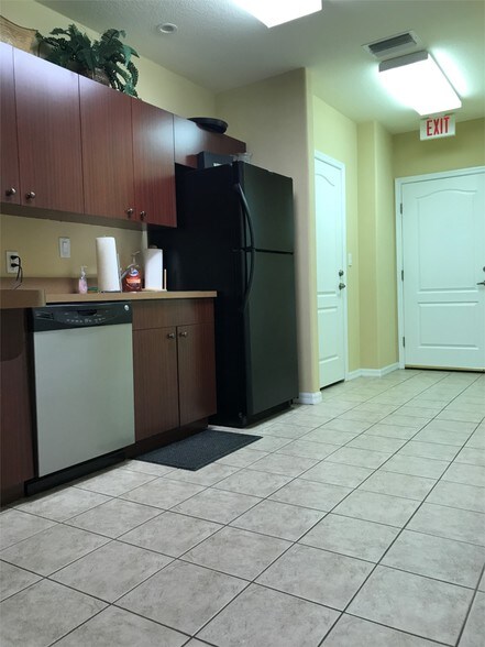 More Photos Of 18540-18544 N Dale Mabry Hwy, Lutz Office For Sale