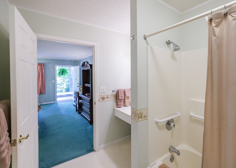 More Photos Of 129 Hiawatha Trl, Pickens Hotel For Sale