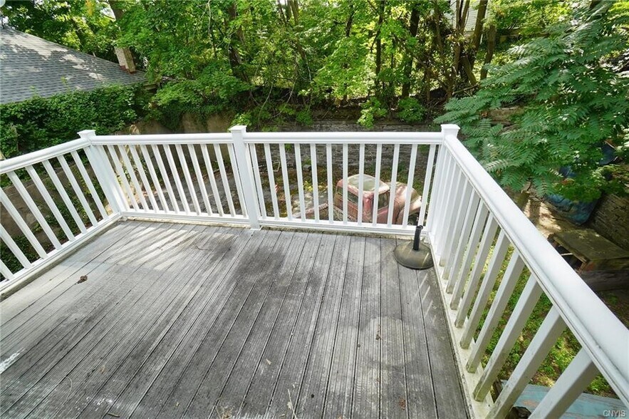 More Photos Of 610 Oak St, Syracuse General Retail For Sale