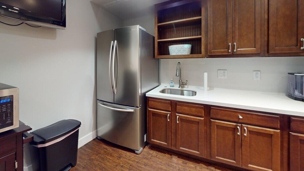 More Photos Of 44 Cocoanut Row, Palm Beach Medical For Sale