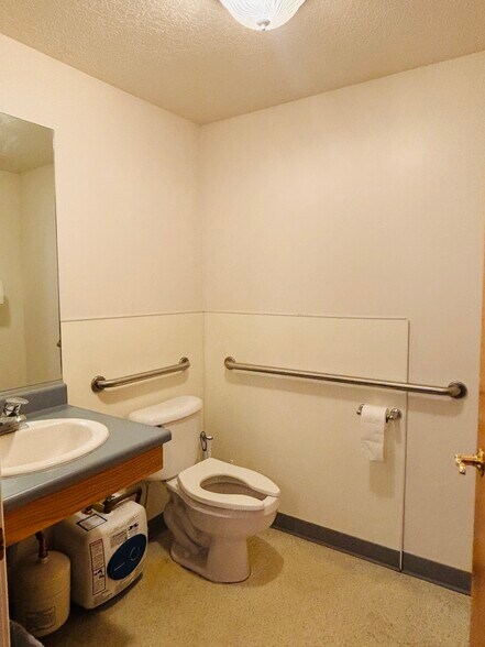 More Photos Of 40 W 1250 N, Logan Office For Lease