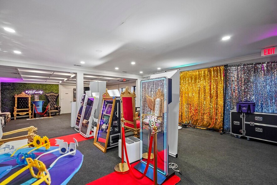 More Photos Of 4250 I-30 E, Rockwall Showroom For Sale