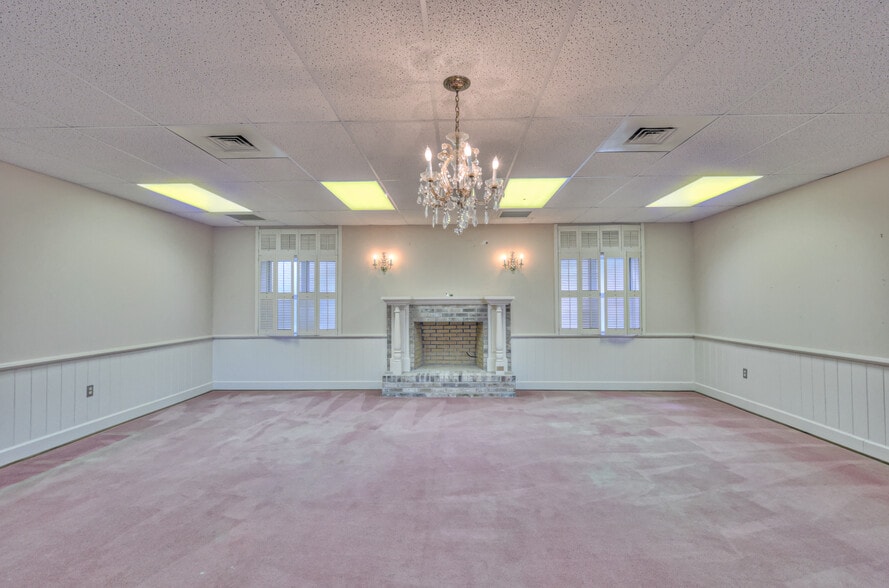 More Photos Of 228 S Military Ave, Lawrenceburg Religious Facility For Sale