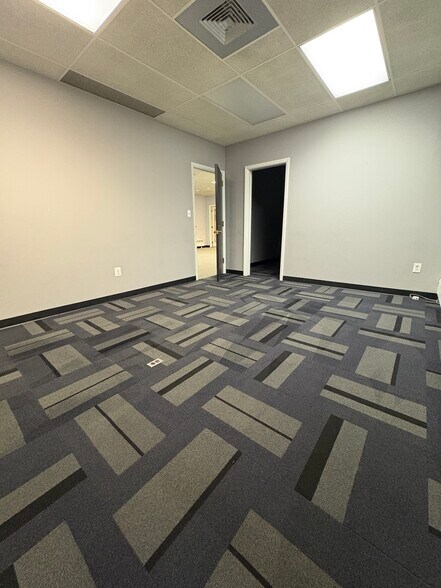 More Photos Of 141 Main St, South River Office For Sale