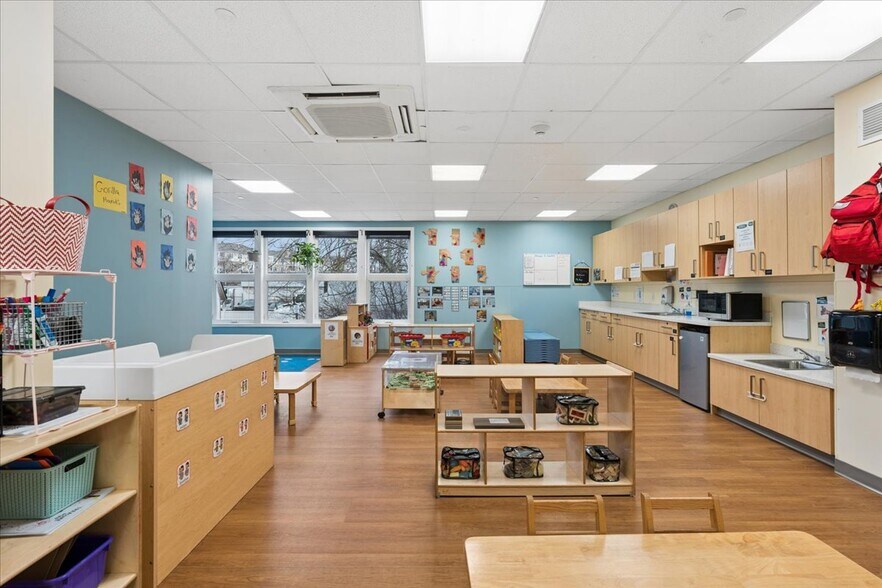 More Photos Of 443 W Lowell Ave, Haverhill Office For Sale