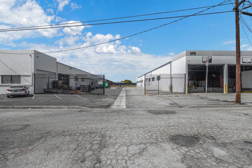 More Photos Of 2717 Tanager Ave, Los Angeles Warehouse For Sale
