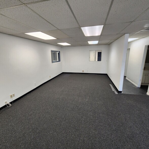 More Photos Of 555 S Isis Ave, Inglewood Warehouse For Lease