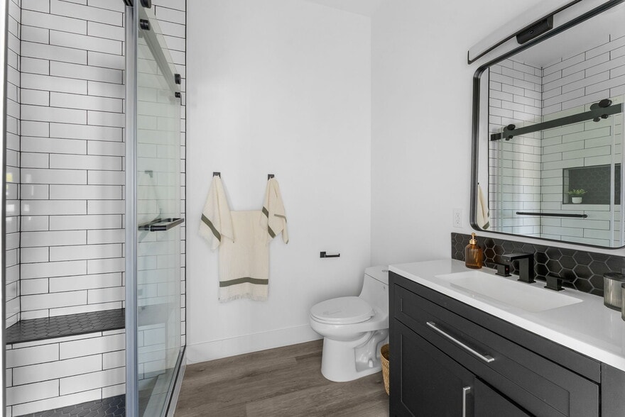 More Photos Of 2722 Nye St, San Diego Apartments For Sale