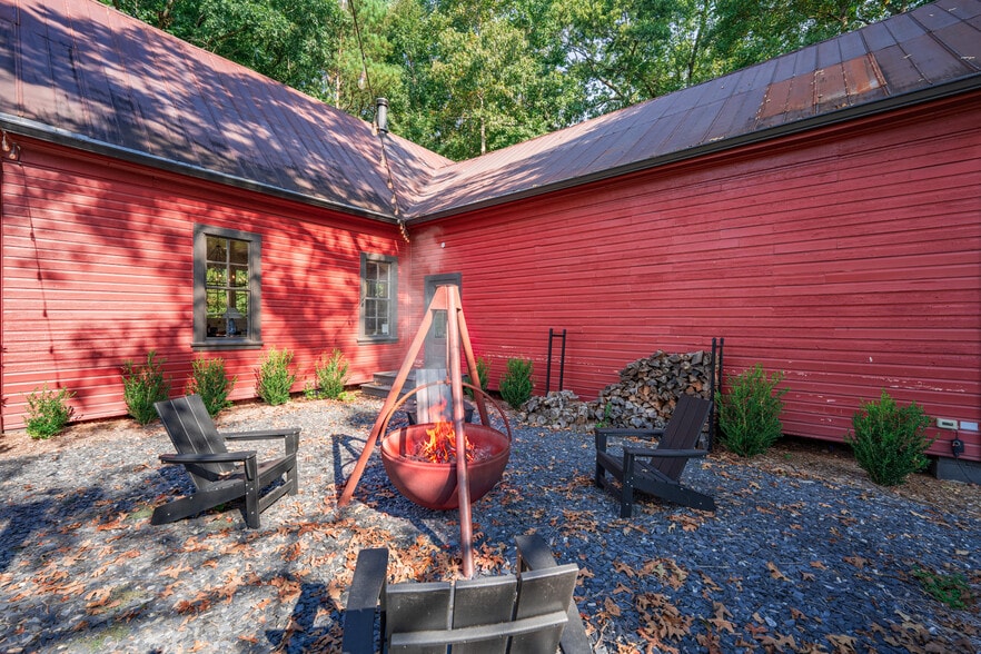 More Photos Of 8561 Bells Ferry Rd, Canton Specialty For Sale