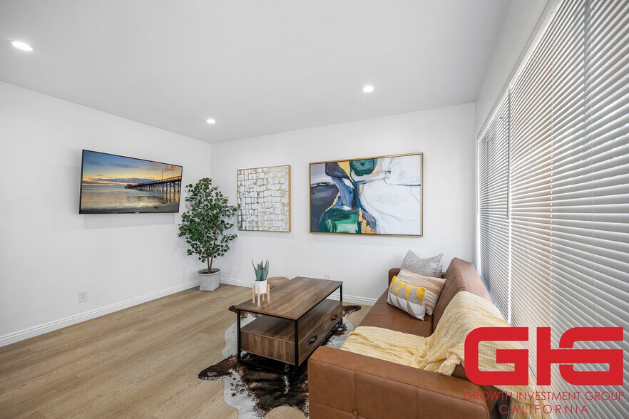 More Photos Of 4214 Montclair St, Los Angeles Apartments For Sale