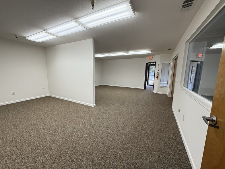 More Photos Of 5729 Sonoma Dr, Pleasanton Warehouse For Lease