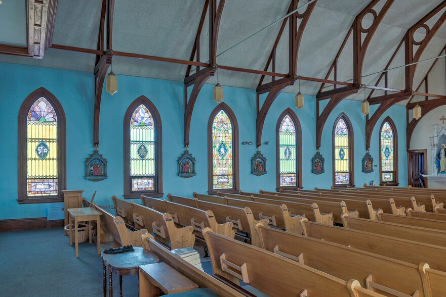 More Photos Of 33 School St, Troy Religious Facility For Sale