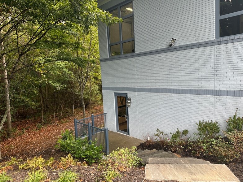 More Photos Of 2145 Duluth Hwy, Duluth Office For Lease