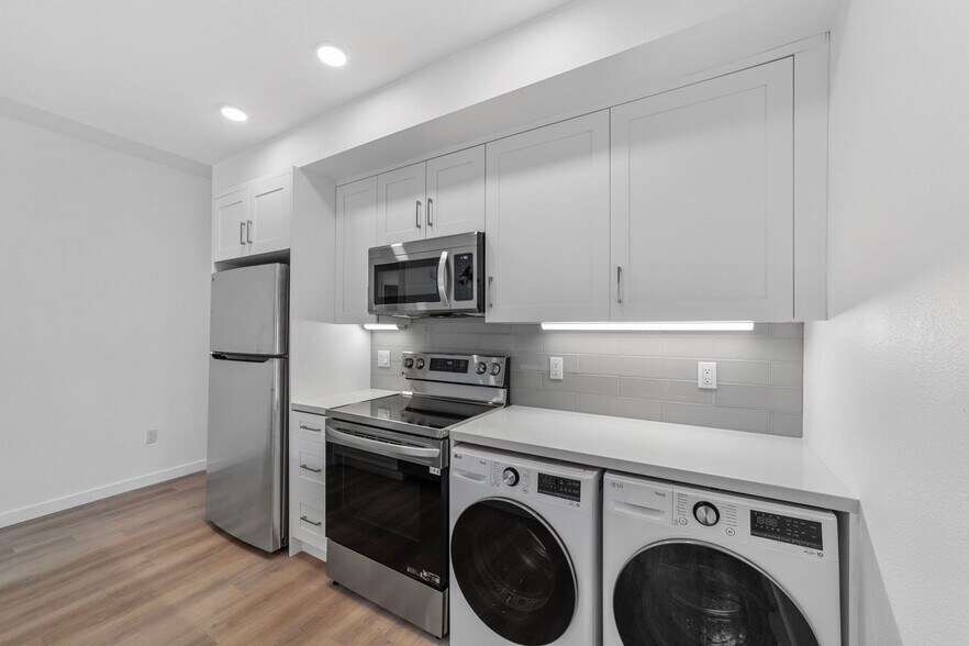 More Photos Of 4015 Richmond St, San Diego Apartments For Sale