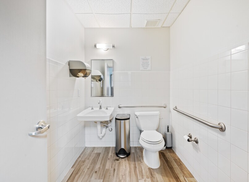 More Photos Of 2233 Commerce Pky, Weston Office For Sale