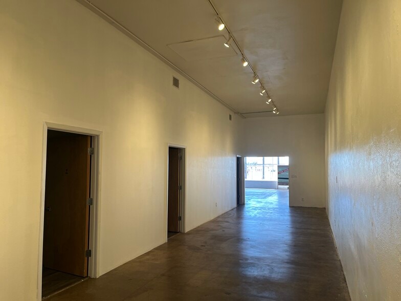 More Photos Of 2032-2040 W Cuthbert Ave, Midland Storefront For Lease