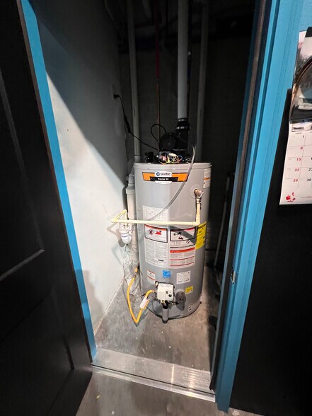 More Photos Of 27 Lighthouse Marina Rd, Sunrise Beach General Retail For Sale