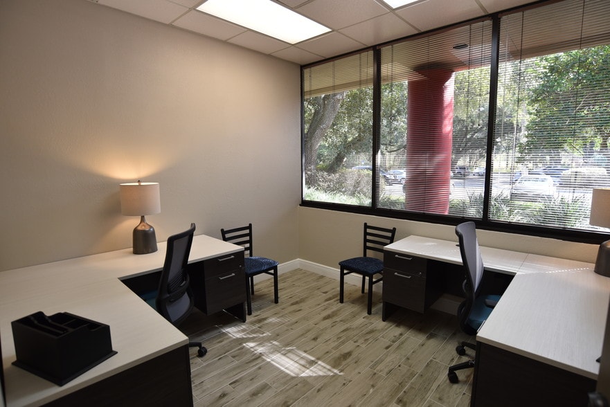 More Photos Of 1211 Tech Blvd, Tampa Manufacturing For Lease