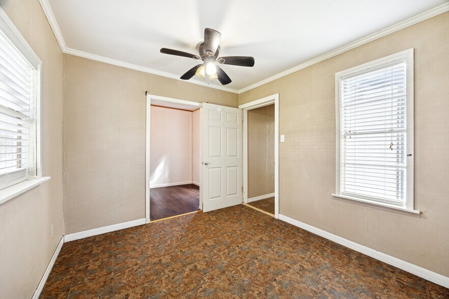 More Photos Of 6219 Masters Rd, Manvel Office For Lease