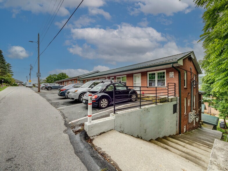 More Photos Of 271 Wallace Cir, Boone Apartments For Sale