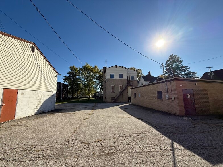 More Photos Of 224 E Rensselaer St, Bucyrus General Retail For Sale