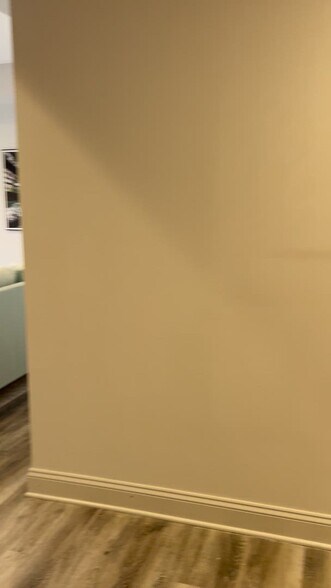 Primary Photo Of 901 Glyndon St SE, Vienna Office For Lease