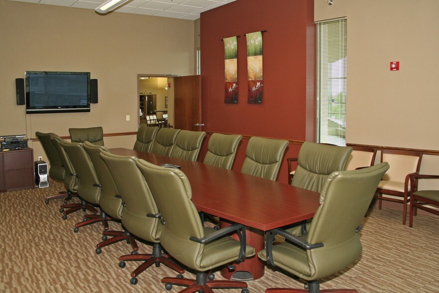 More Photos Of 400 International Dr, Williamsville Medical For Lease