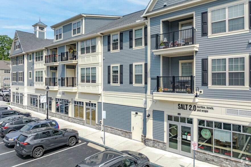 More Photos Of 800 Federal Rd, Brookfield Apartments For Lease