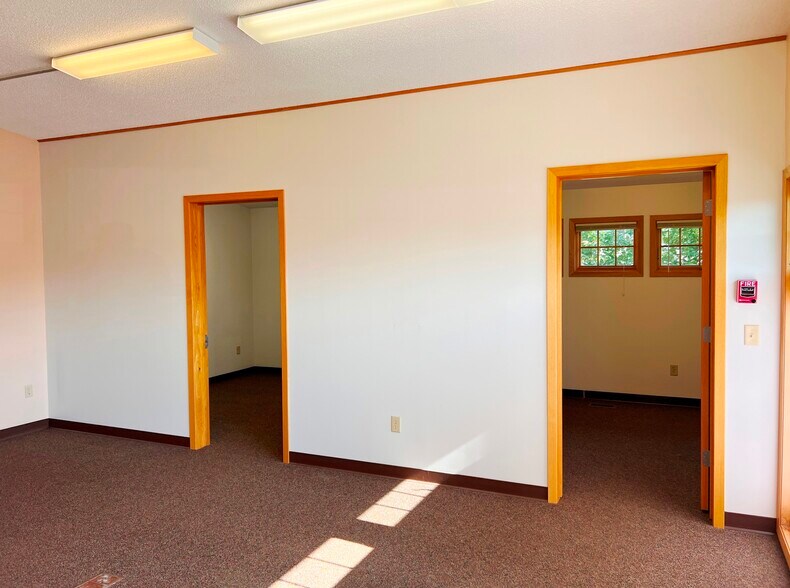 More Photos Of 9 Birch St NE, Remer Medical For Sale