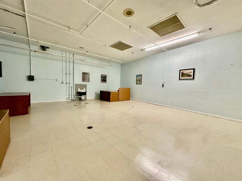 More Photos Of 6224 Fresno Ave, Richmond Office For Lease