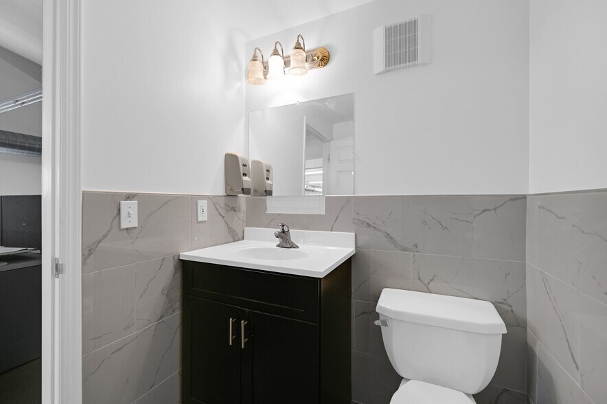 More Photos Of 170-172 Spring St, Newton Office Residential For Sale