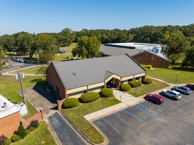 More Photos Of 5422 Clinton Blvd, Jackson Schools For Sale