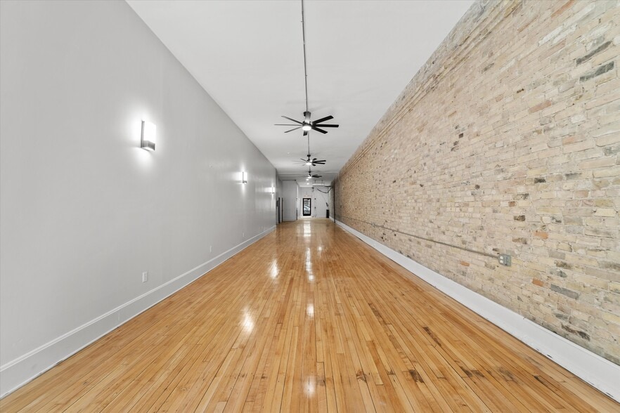 More Photos Of 532 N Water St, Milwaukee Office For Lease