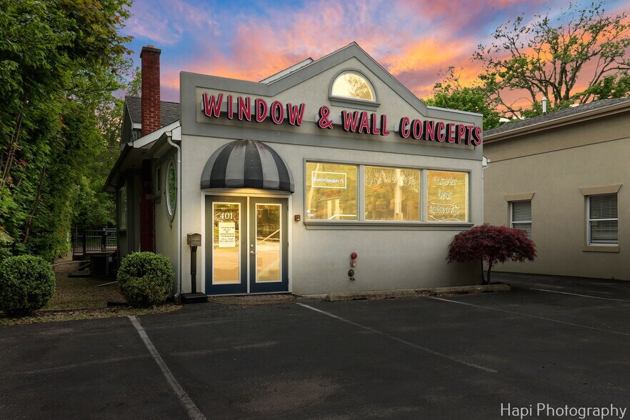 Primary Photo Of 401 E Park Ave, Libertyville Freestanding For Sale