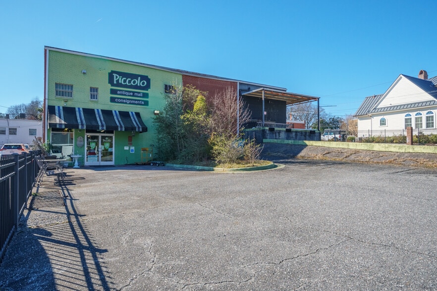 More Photos Of 134 N Main St, Belmont Storefront For Lease