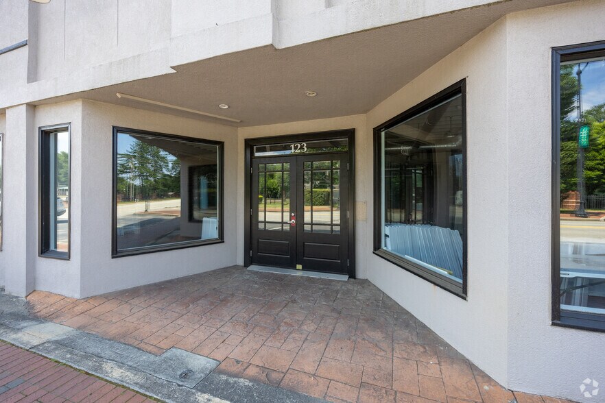 More Photos Of 123 W Main St, Buford General Retail For Sale