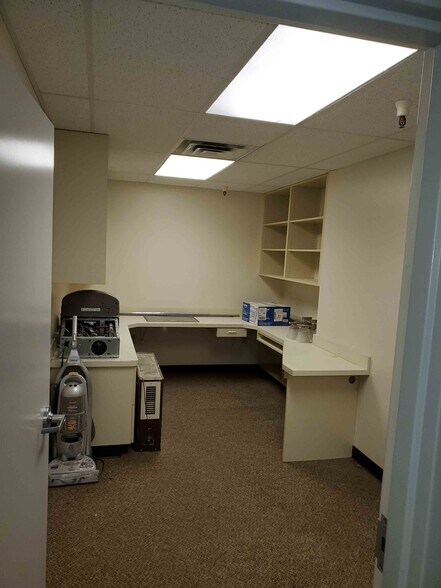 More Photos Of 665 E Anderson, Idaho Falls Light Distribution For Lease