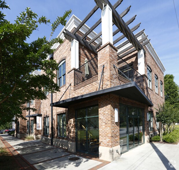 More Photos Of 607 Pendleton St, Greenville Office For Lease