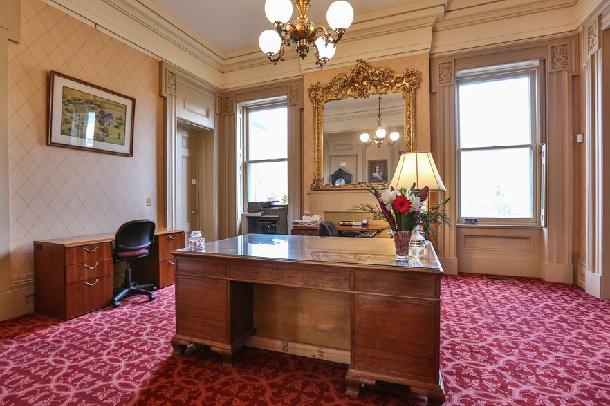 More Photos Of 129-133 S Fitzhugh St, Rochester Office Residential For Lease