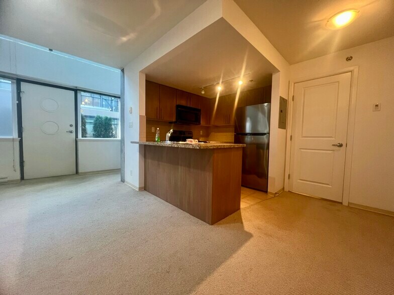 More Photos Of 898 Carnarvon St, New Westminster Apartments For Lease