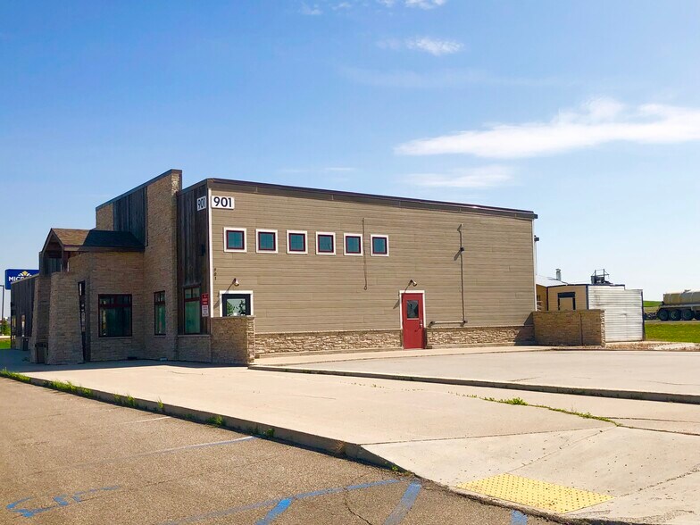 More Photos Of 901 Elm St, Tioga Freestanding For Sale