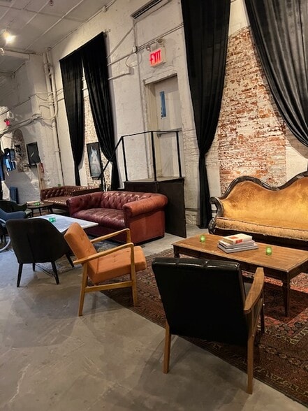 More Photos Of 49 Monroe St, New York Warehouse For Lease