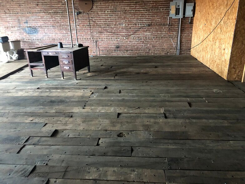 More Photos Of 6 1st Ave NW, Hickory General Retail For Lease