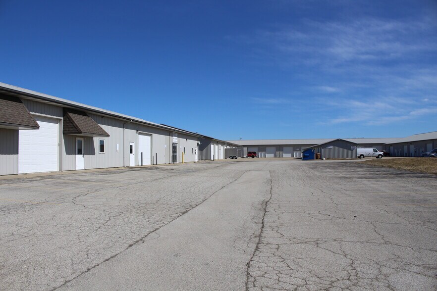 More Photos Of 606 S Staley Rd, Champaign Self Storage For Lease